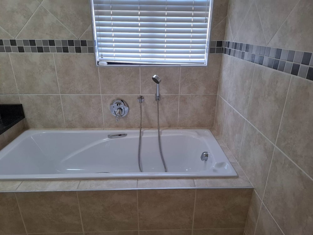 Oosiesrus - Charming Langebaan Villa With Garden View