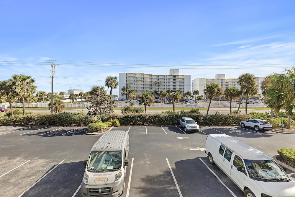 Oceanwalk 2-202