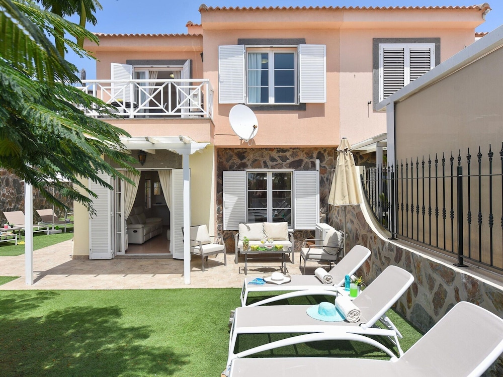 Belvilla by OYO Chalet Santa Ana 15