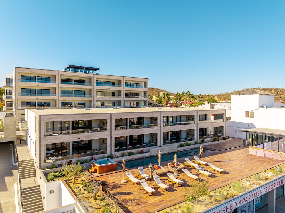 Hotel Marella Cabo - Image 1