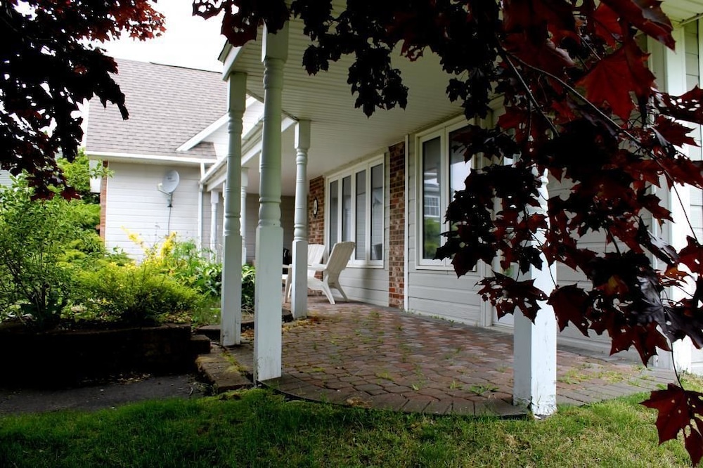 Mackenzie House B&B by Elevate Rooms