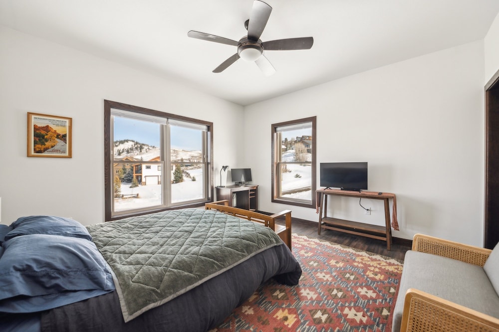 Mountain Bliss Retreat 4 Bedroom Home