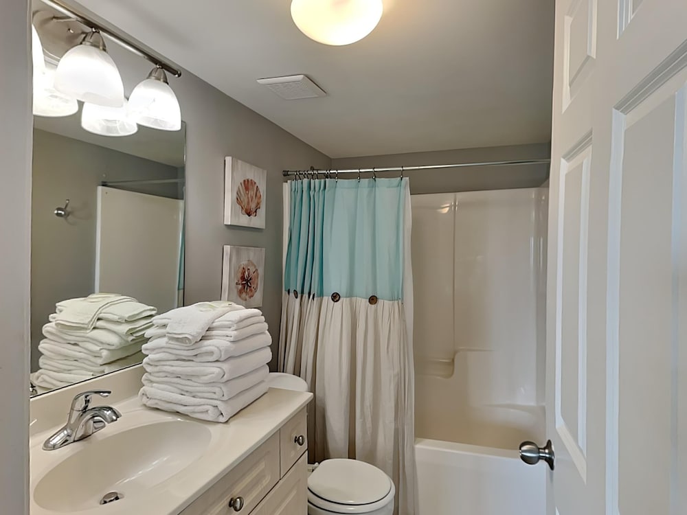 Ocean Breeze West by Southern Vacation Rentals