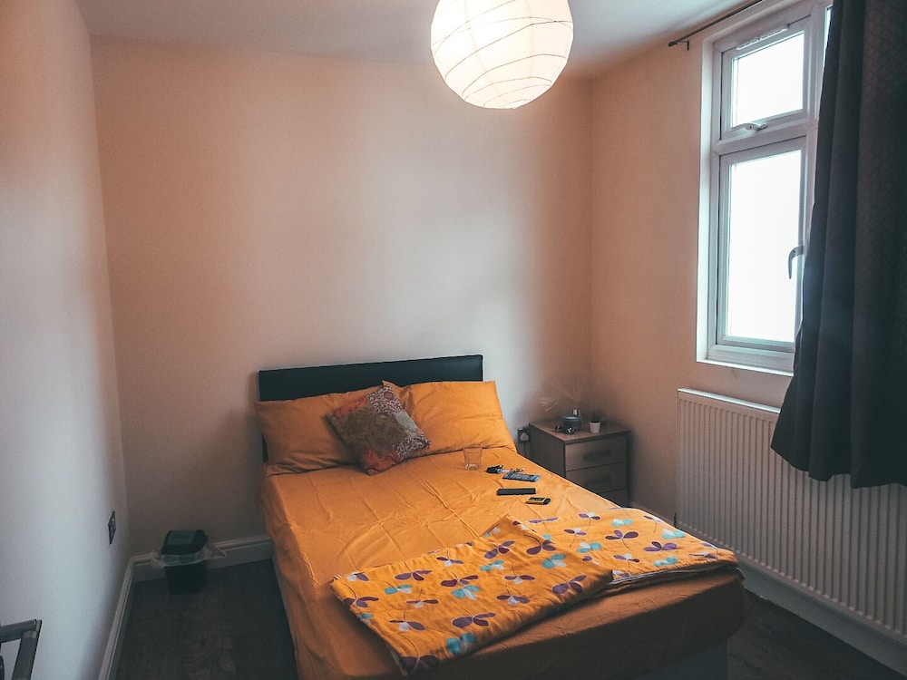 Comfortable serviced flat in London City Centre