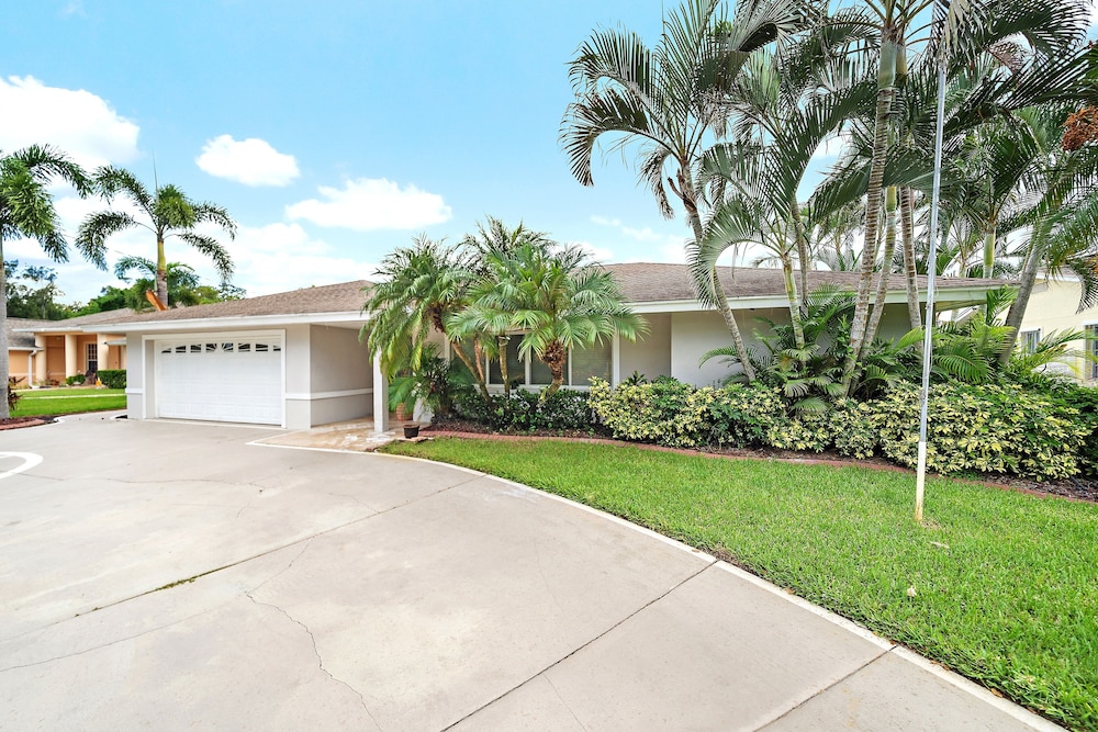 Gulf Tide Getaway 2 Bedroom Home