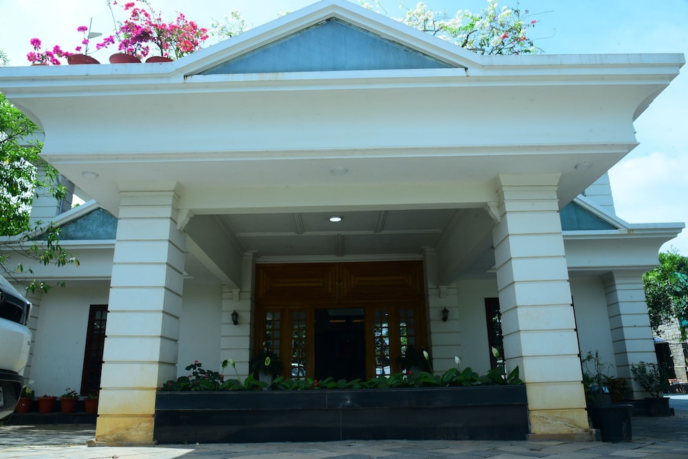 Serenity Cottage Luxury Homestay view 3
