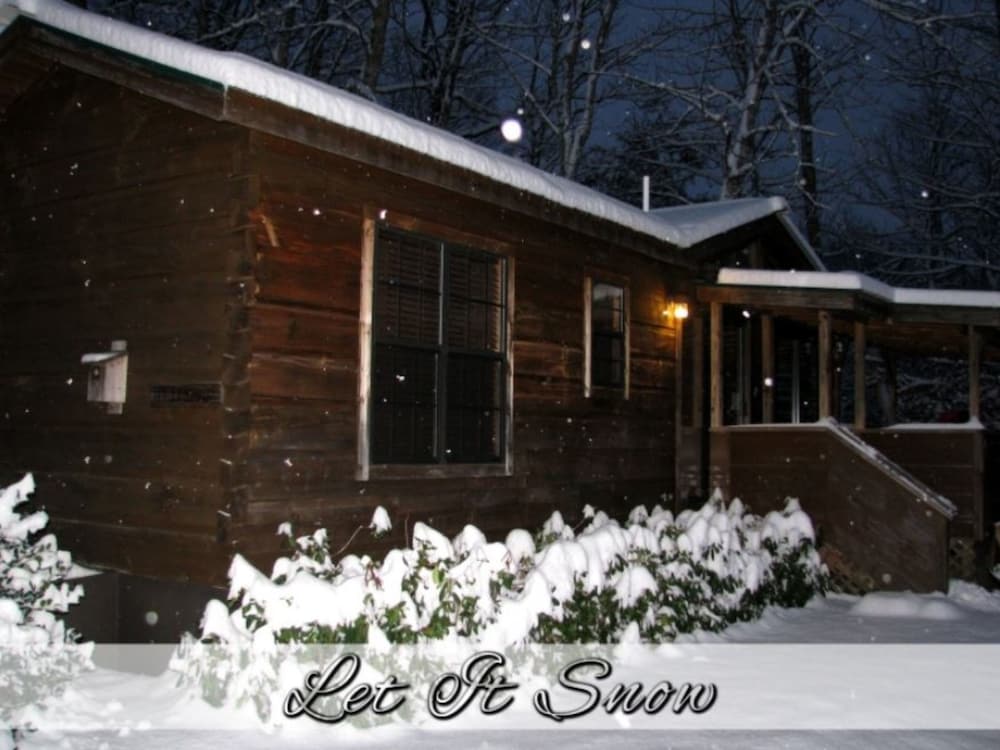 Linville River Log Cabins