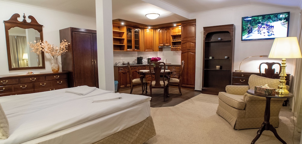 OPERA16 Guestrooms