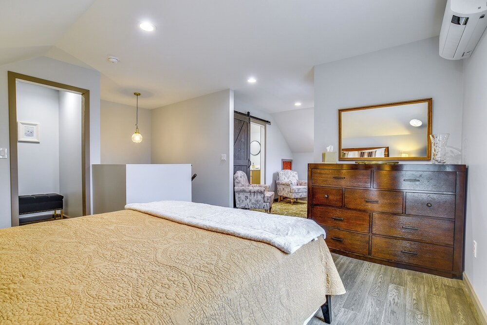 Seneca Lake Wine Trail Studio w/ Water View!
