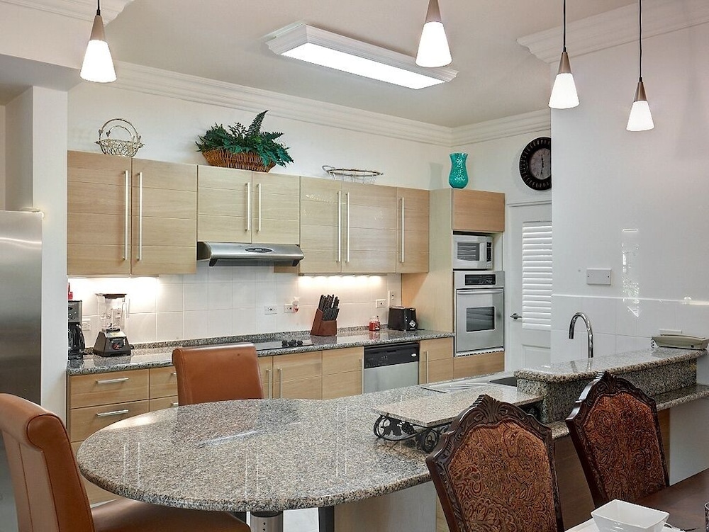 Luxury Townhome in Sandy Lane Neighborhood by BSL Rentals