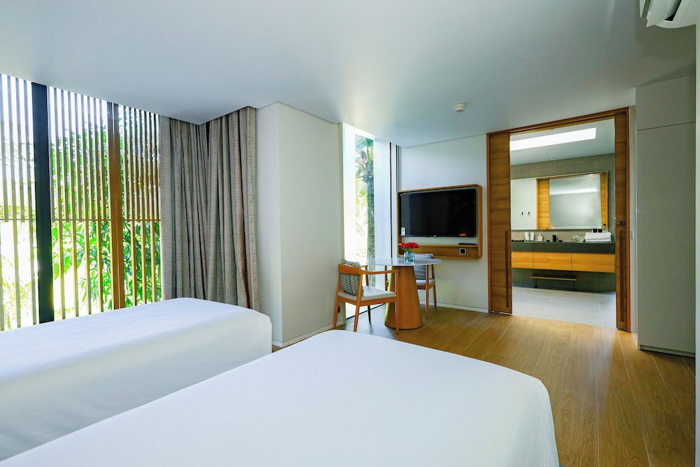 Sailing Pool Villas & Resort Phu Quoc view 5