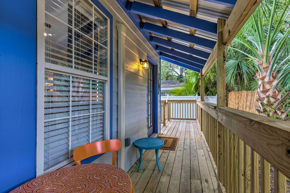 Downtown Ocean Springs Retreat: 1 Mi to Beach! view 5