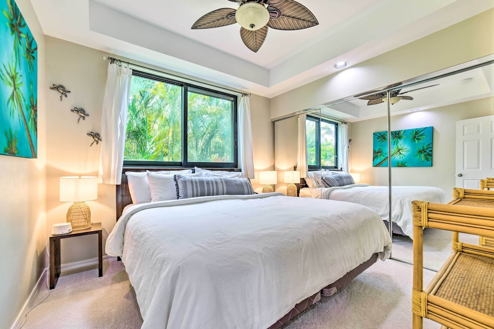 Bright & Airy Lahaina Condo - Walk to Beach!