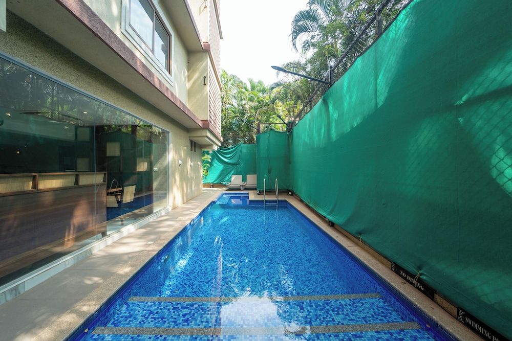 Treebo Premium Nova Candolim with Pool and spa