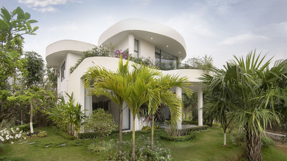 Ivory Villas & Resort view 4