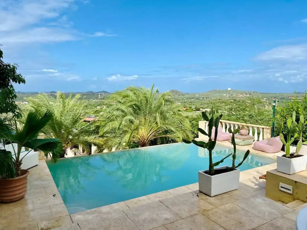 Mountain Villa Infinity Pool Majestic Views