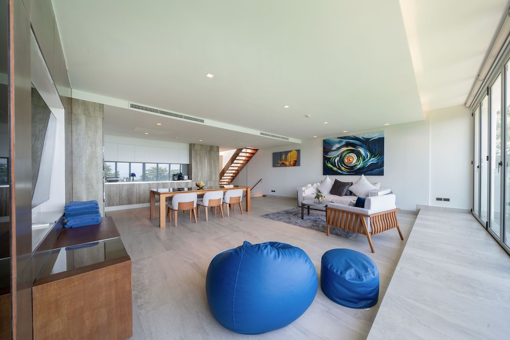 SeaView 3BR Apartment 812 in BluePoint