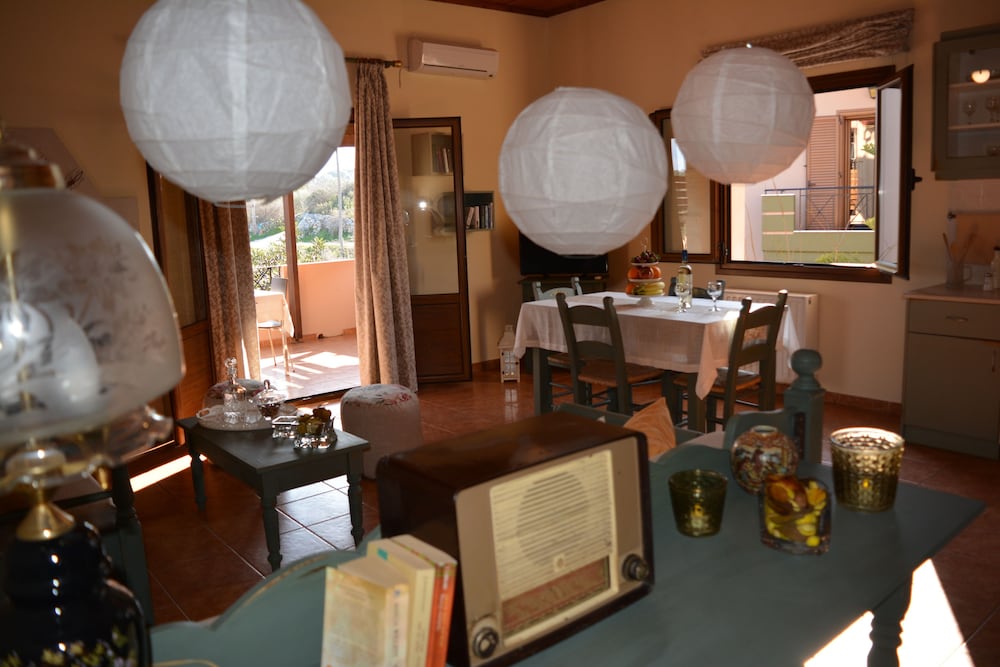 Elianthos Villa