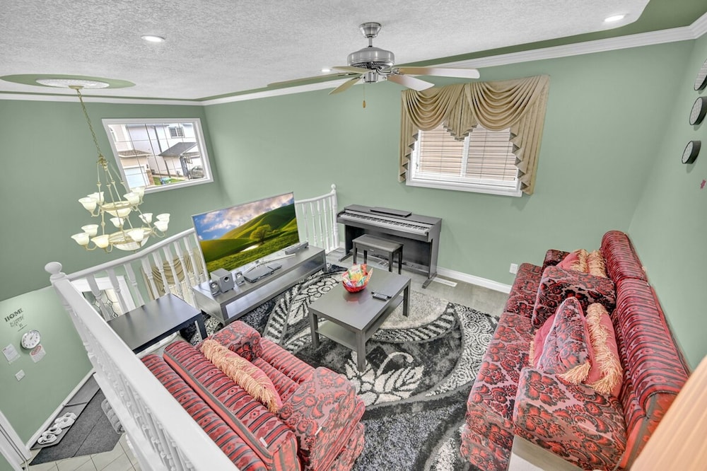 48A Luxury Lake Home w Massage Meditation Gym A C
