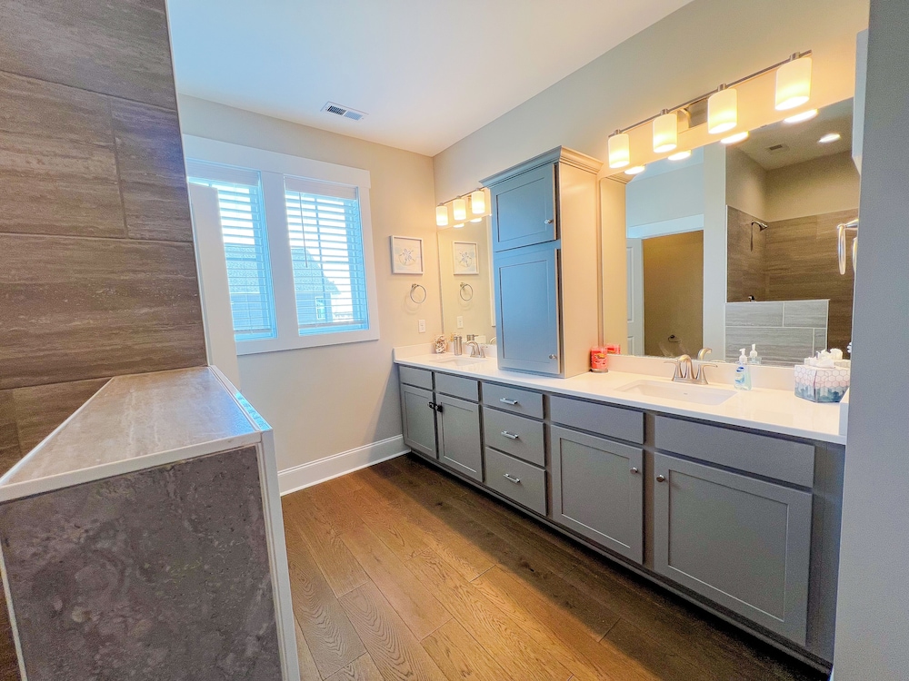 Family Tides by Topsail Realty