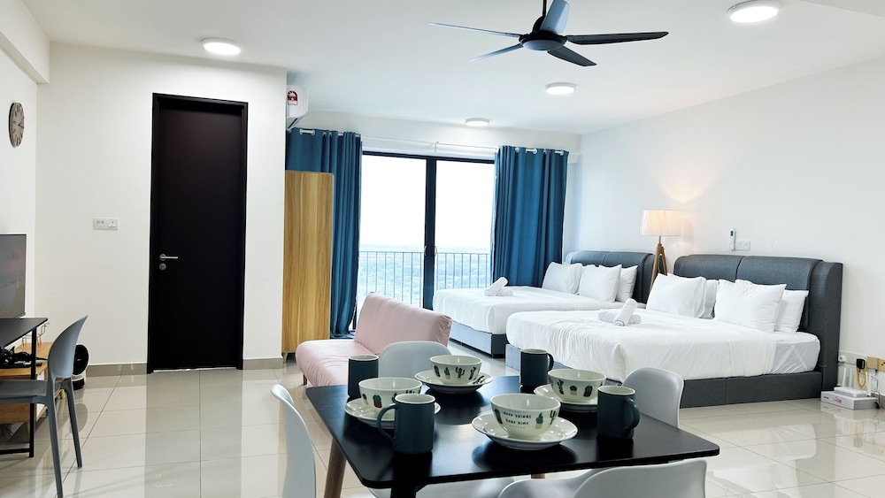 Trefoil by Manhattan Group
