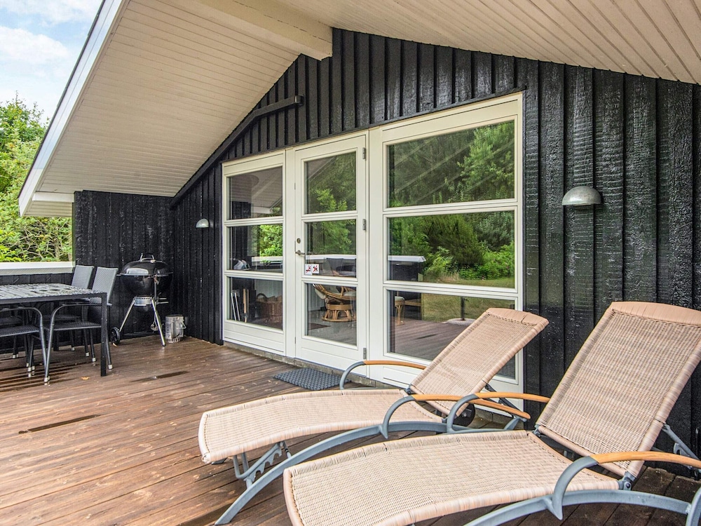 6 Person Holiday Home in Norre Nebel