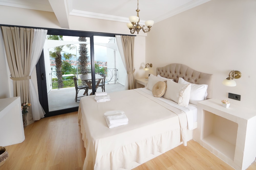Cunda House Küçük Otel - Image 32