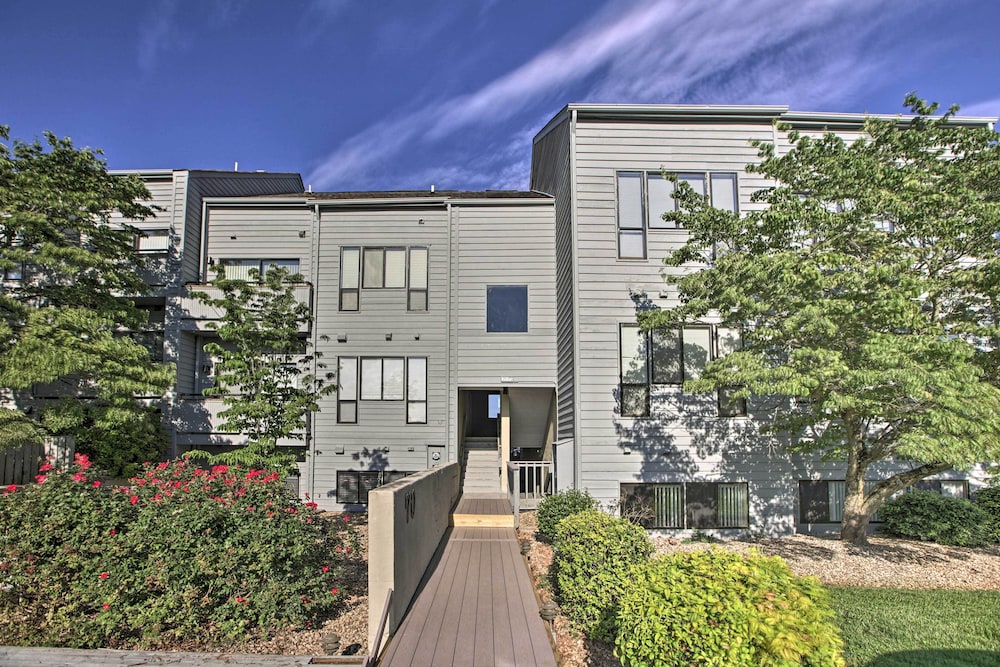 Resort Condo on Smith Mtn Lake view 4