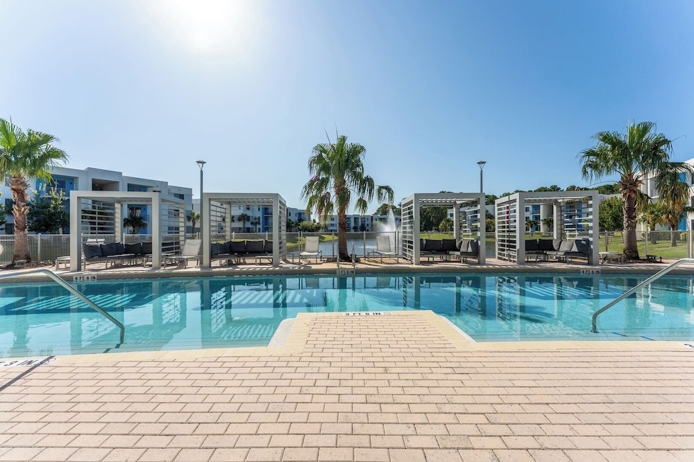 Daytona 2BR Getaway Parking Family & Pet-friendly
