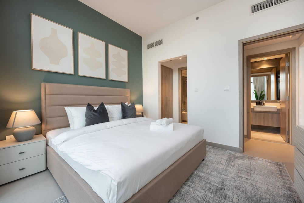 Modern Aesthetic 1-bedroom Apartment in Dubai Hills