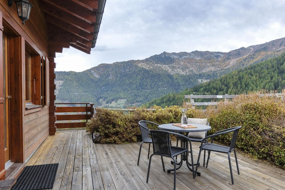 La Taniere - Cozy Chalet With Incredible Views and Parking
