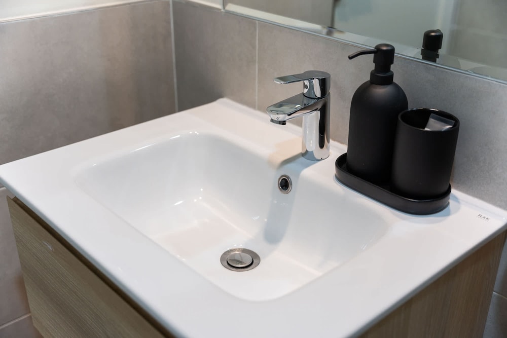 Tranquil 1BR Hideaway in Damac Hills