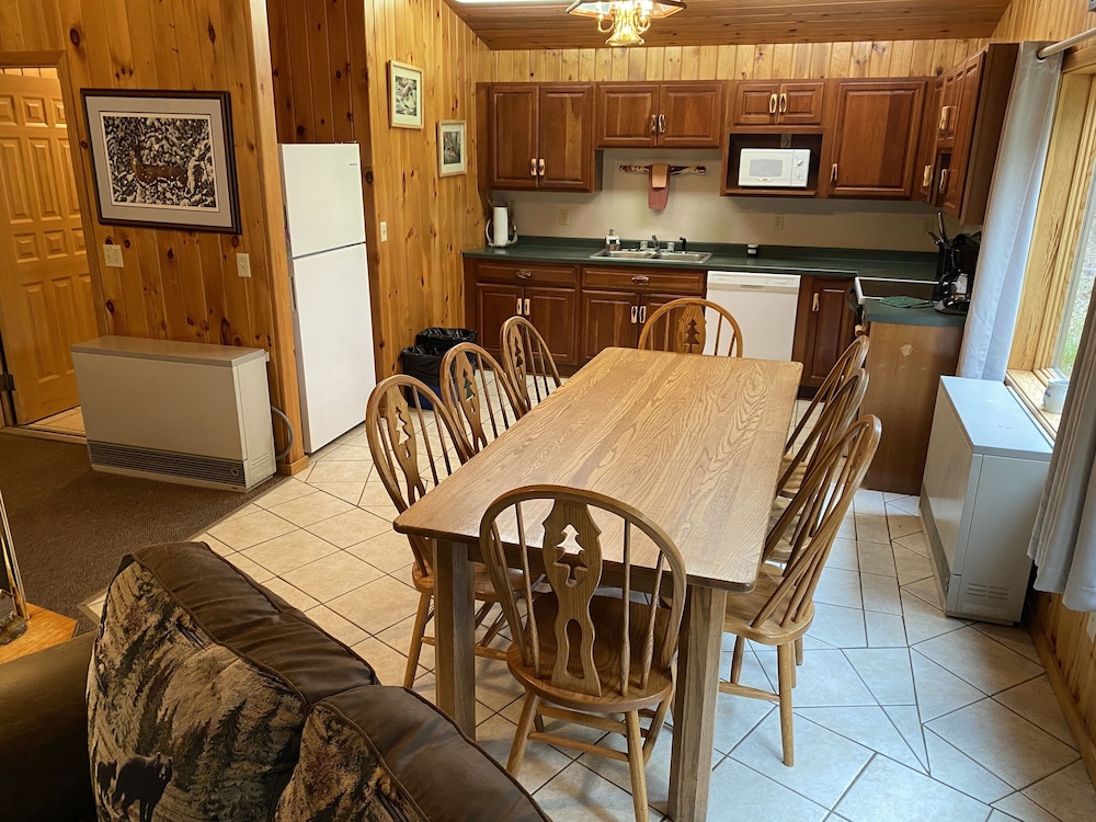 Gunflint Lodge & Outfitters