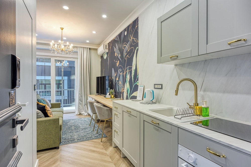 Boutique Downtown Studio with Balcony 1