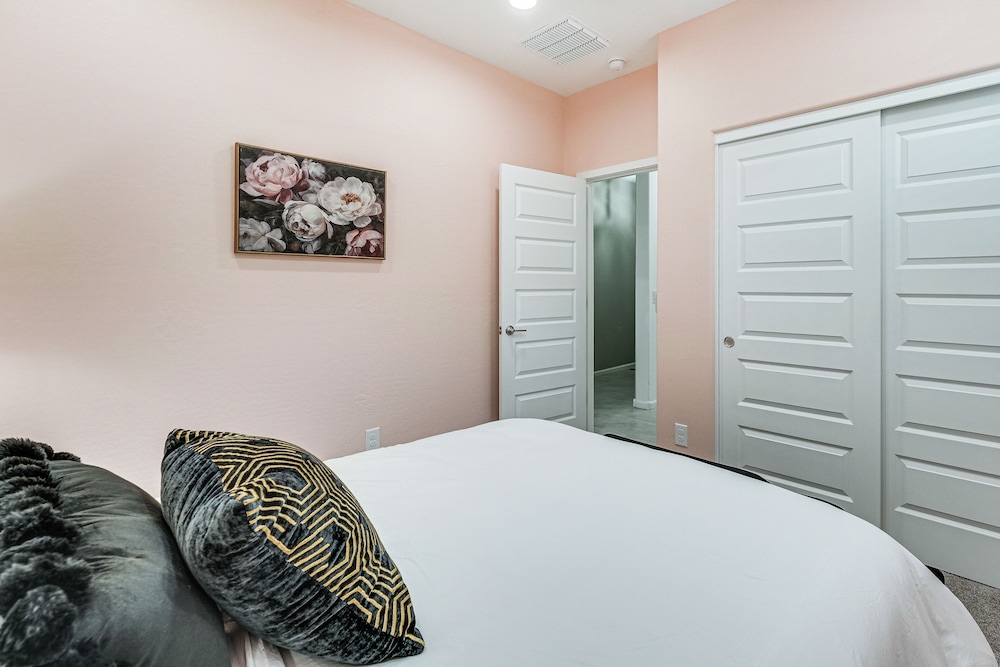 Near Mtn Trails & Sonoran Preserve: Phoenix Abode!
