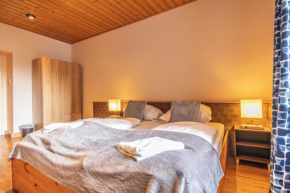 Vienna Spacious 2BR Apt Long Stay
