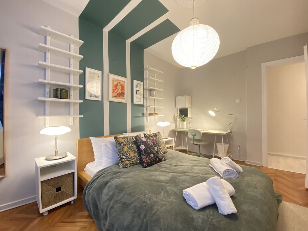 Charming Flat Near Osmanbey Metro Station