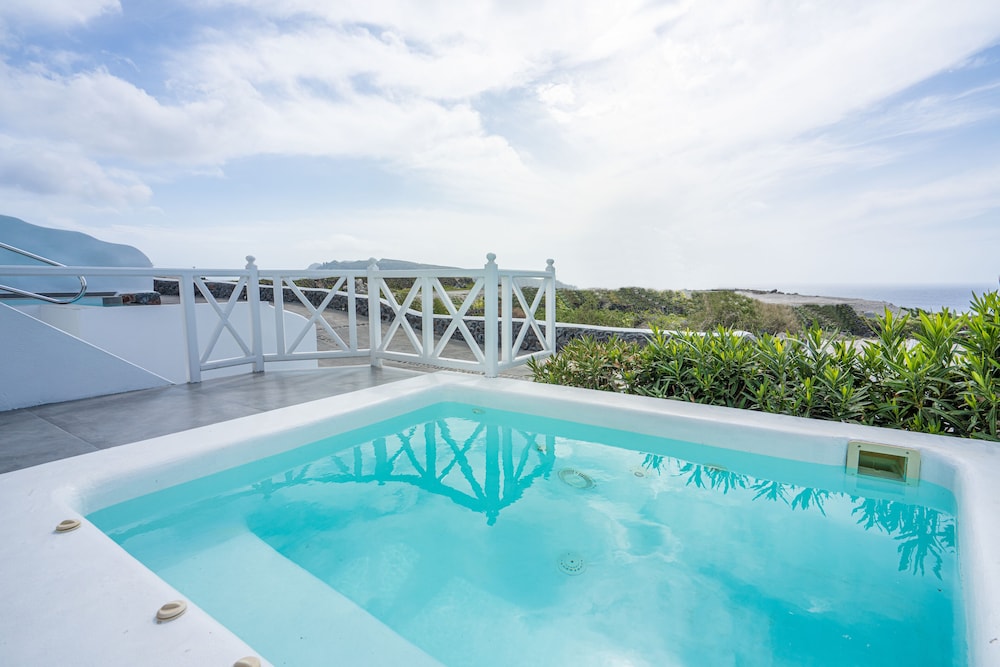 Oia Sunset Villas