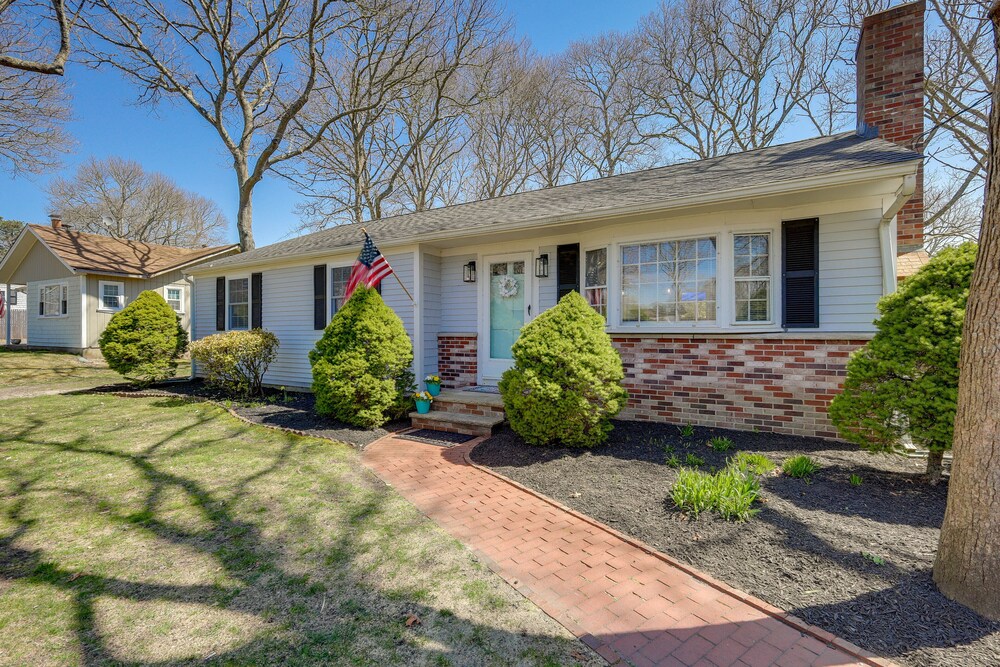 2 Mi to Craigville Beach: Hyannis Home w/ Deck
