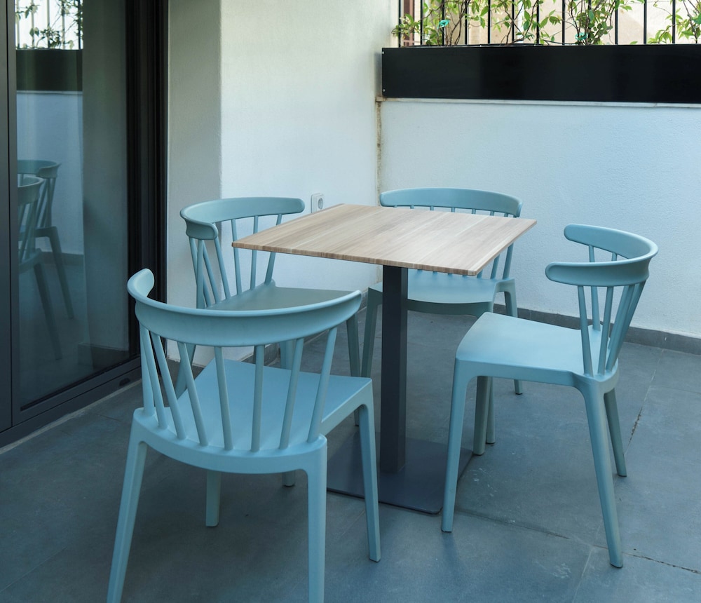 Elysan Urban Stays