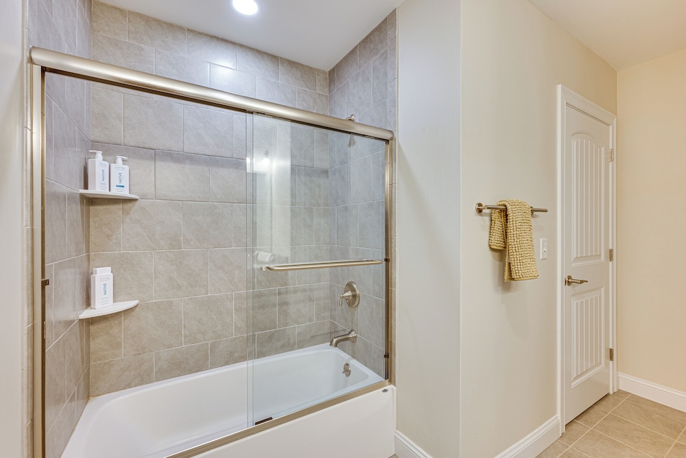 Ski-out Family Condo at Cranmore Mountain