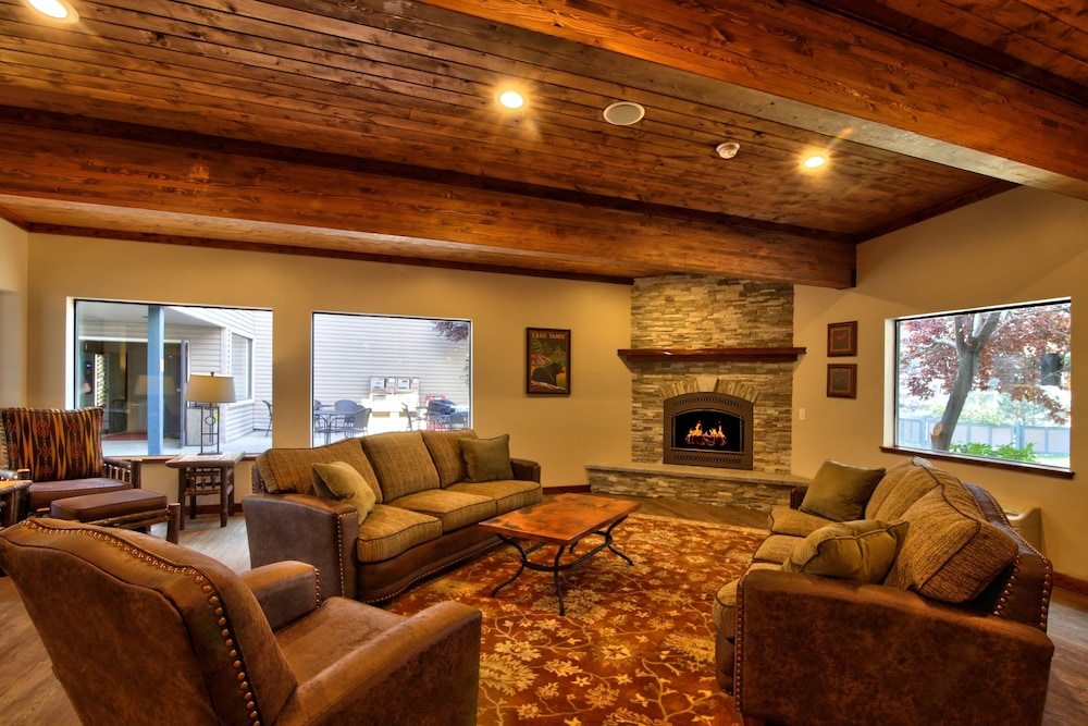 Newly Remodeled 1 Bed and Loft at Lakeland Village view 5