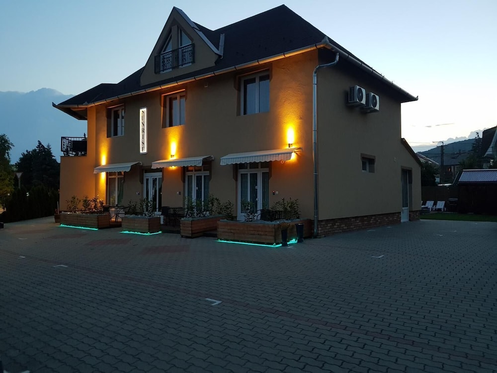 Sunrise Apartmanház