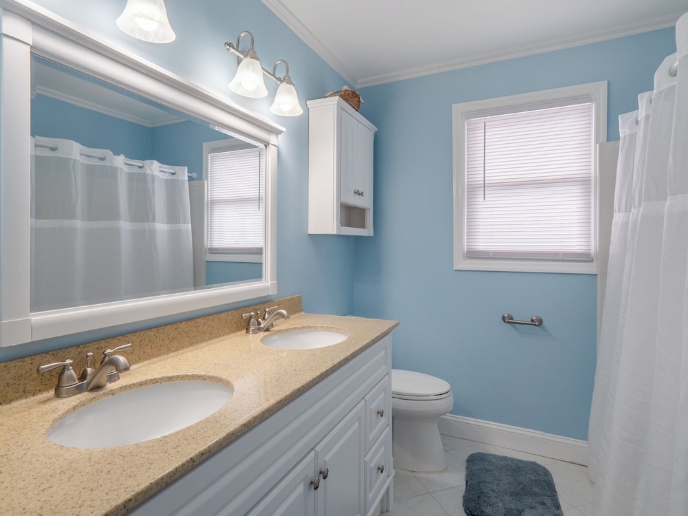 Bear's Den by Topsail Realty