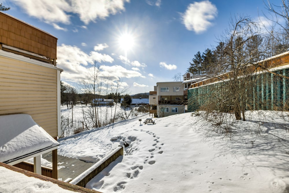 4 Mi to Stowe Mountain Resort: Studio w/ Balcony