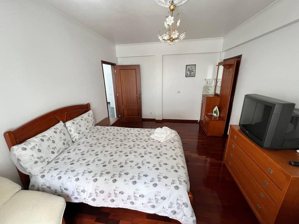 Comfortable 2-bedroom Apartment for Relaxing Stays view 2