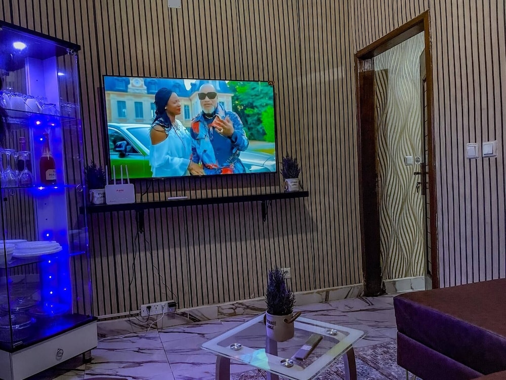 Charming Kinshasa Apartment in Gombe - Entire House for Rent