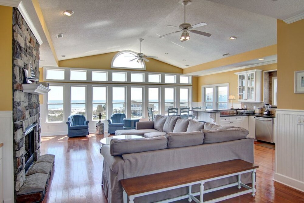 Dune Escape 5 Bedroom Home by RedAwning