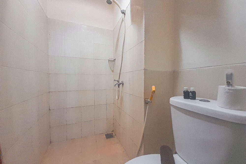 Homey Studio Apartment At Easton Park Residence Jatinangor