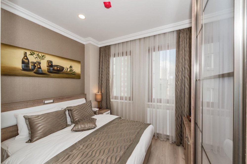 Alphonse Otel - Image 12